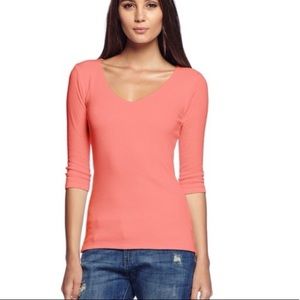 MICHAEL STARS Classic Shiny V-neck Fitted Top